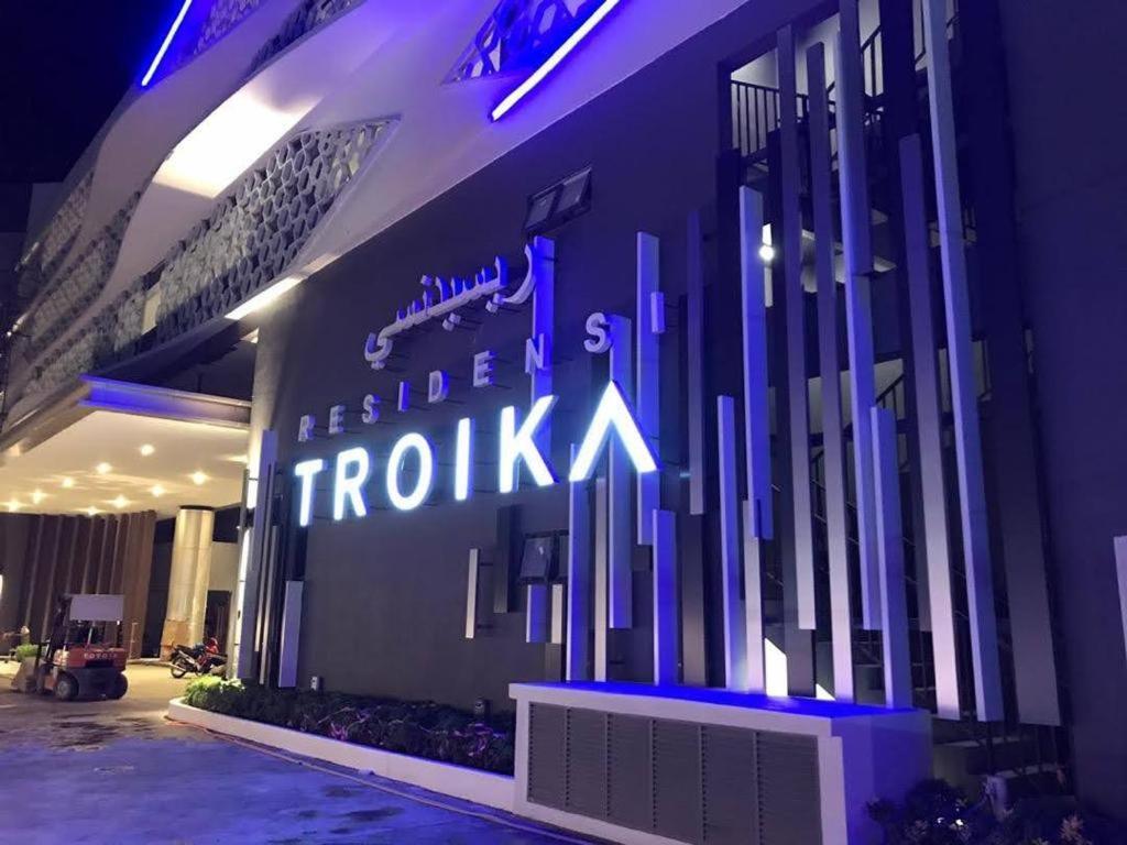 Free Netflix! Zas Suite At Troika Residence, Kb Кота Бару Екстериор снимка